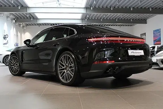 Porsche Panamera 4 2026 photo 2