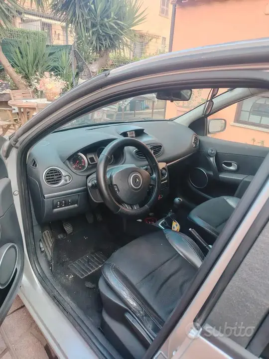Renault Clio 2007 photo 2