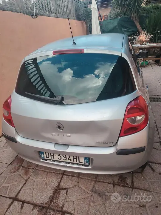 Renault Clio 2007 photo 4