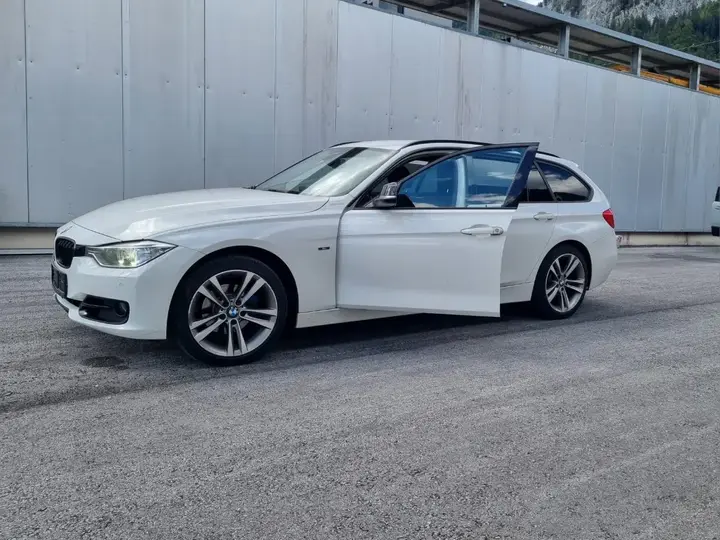 BMW 320I