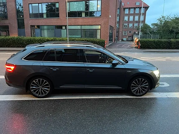 Skoda Superb 2021 photo 4