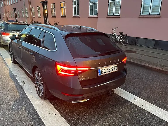Skoda Superb 2021 photo 3