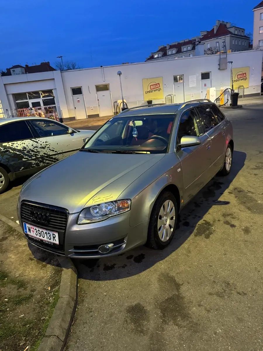 Audi A4 2005 photo 2
