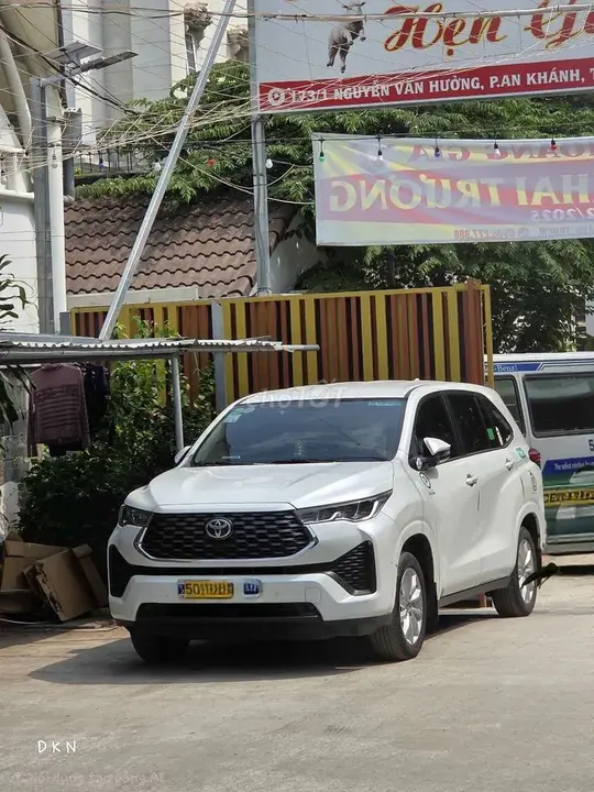 Toyota Innova Cross