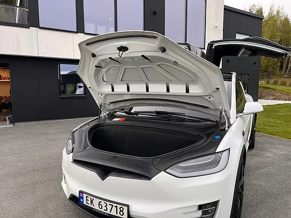 Tesla Model X 2017 photo 4