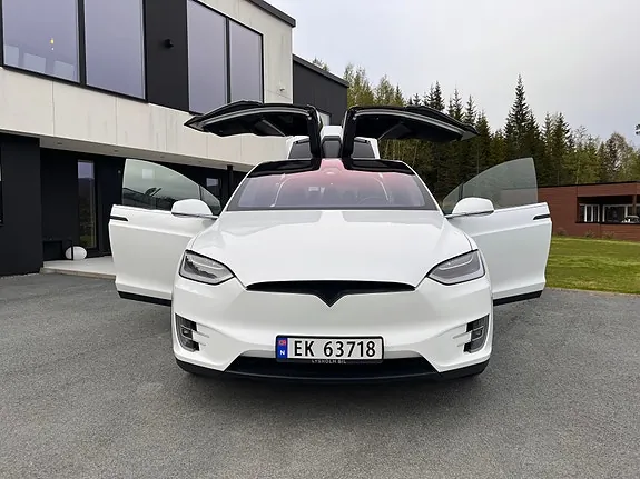 Tesla Model X 2017 photo 3