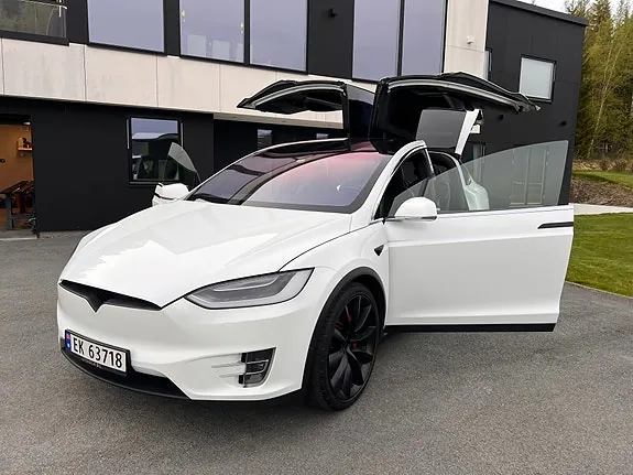 Tesla Model X 2017 photo 2