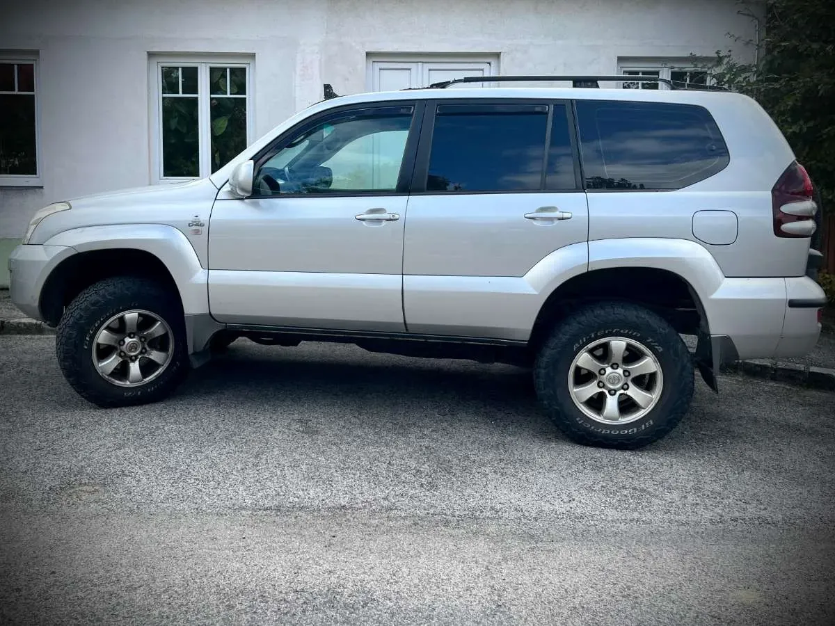 Toyota Land Cruiser 2003 photo 3