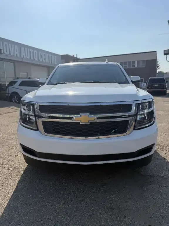 Chevrolet Suburban 2017 photo 3