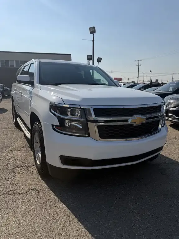 Chevrolet Suburban 2017 photo 2