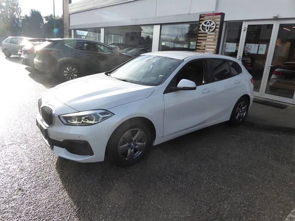 BMW 1 Series 2020 photo 2