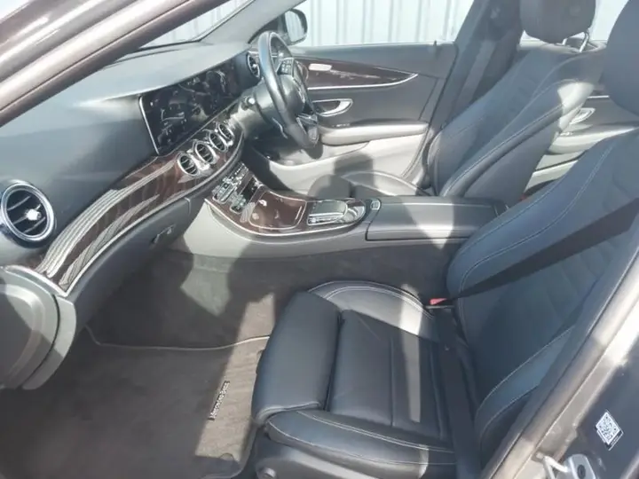 Mercedes-Benz E-Class 2021 photo 5