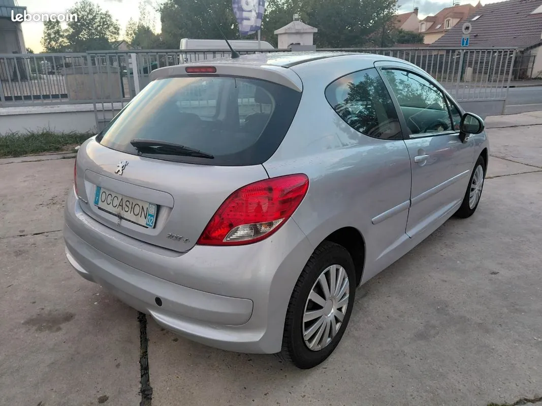 Peugeot 207 2013 photo 3