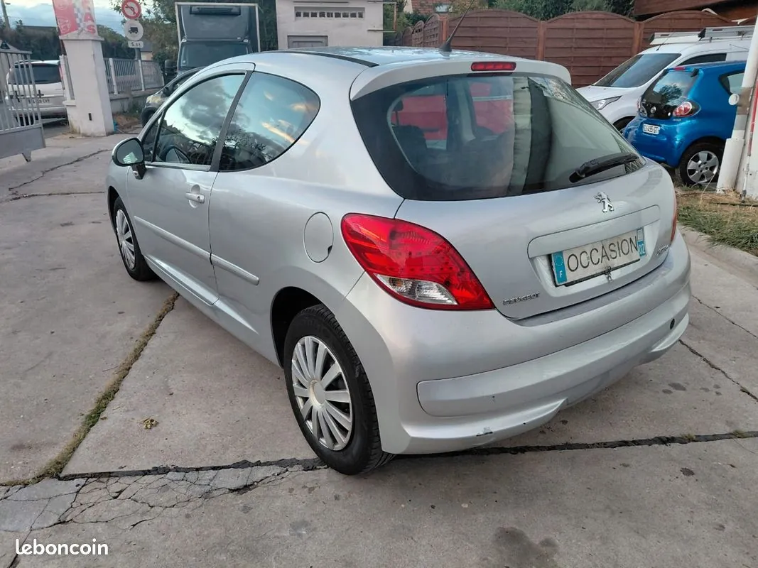 Peugeot 207 2013 photo 4