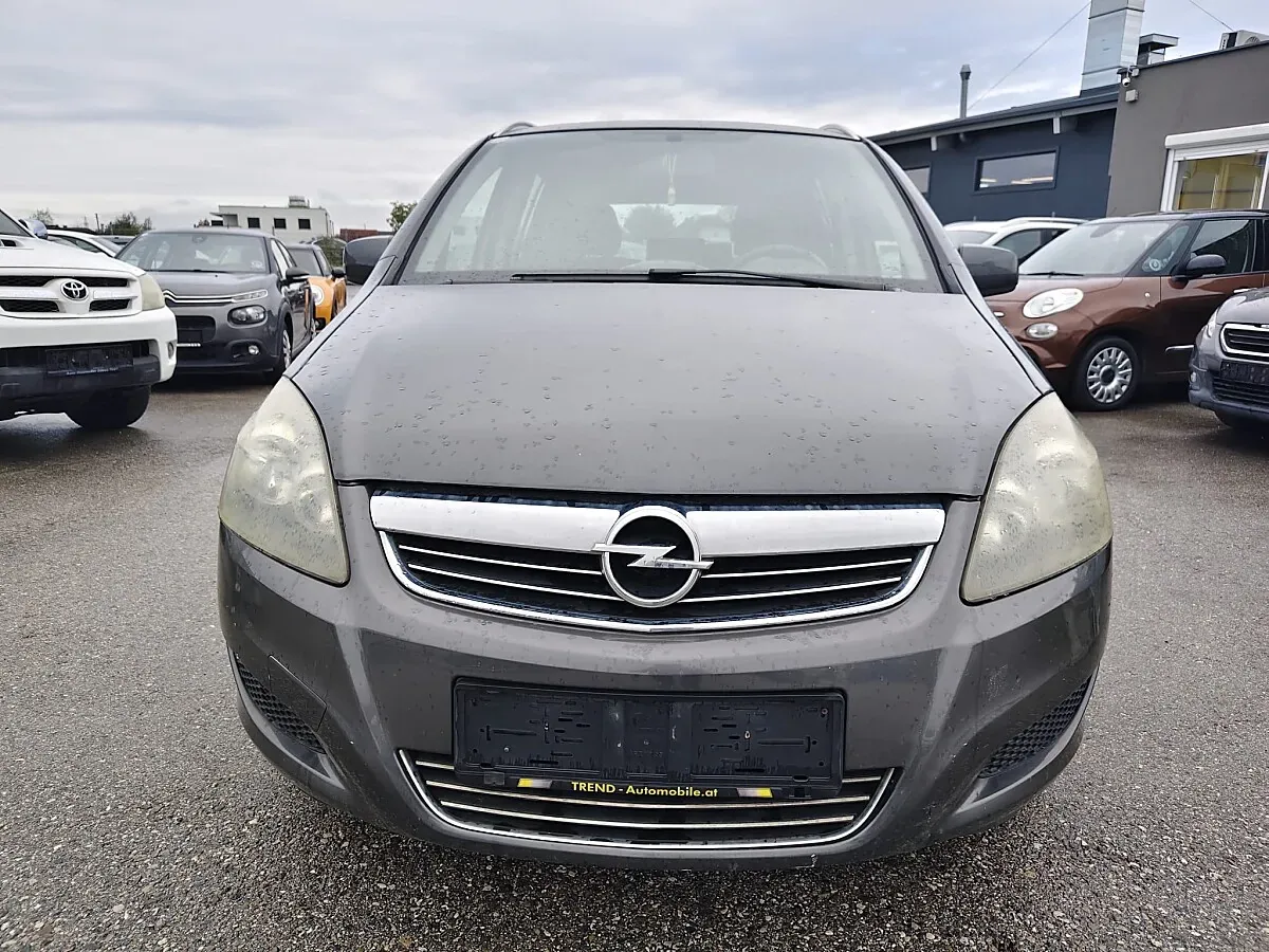 Opel Zafira 2010 photo 2