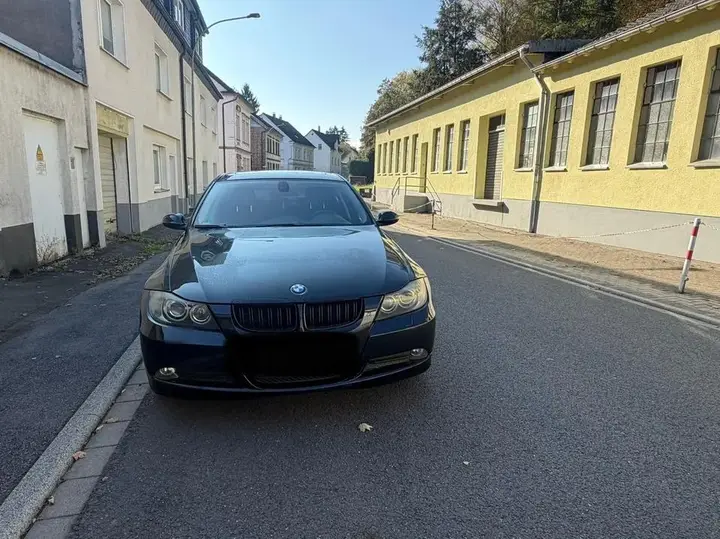 BMW E90