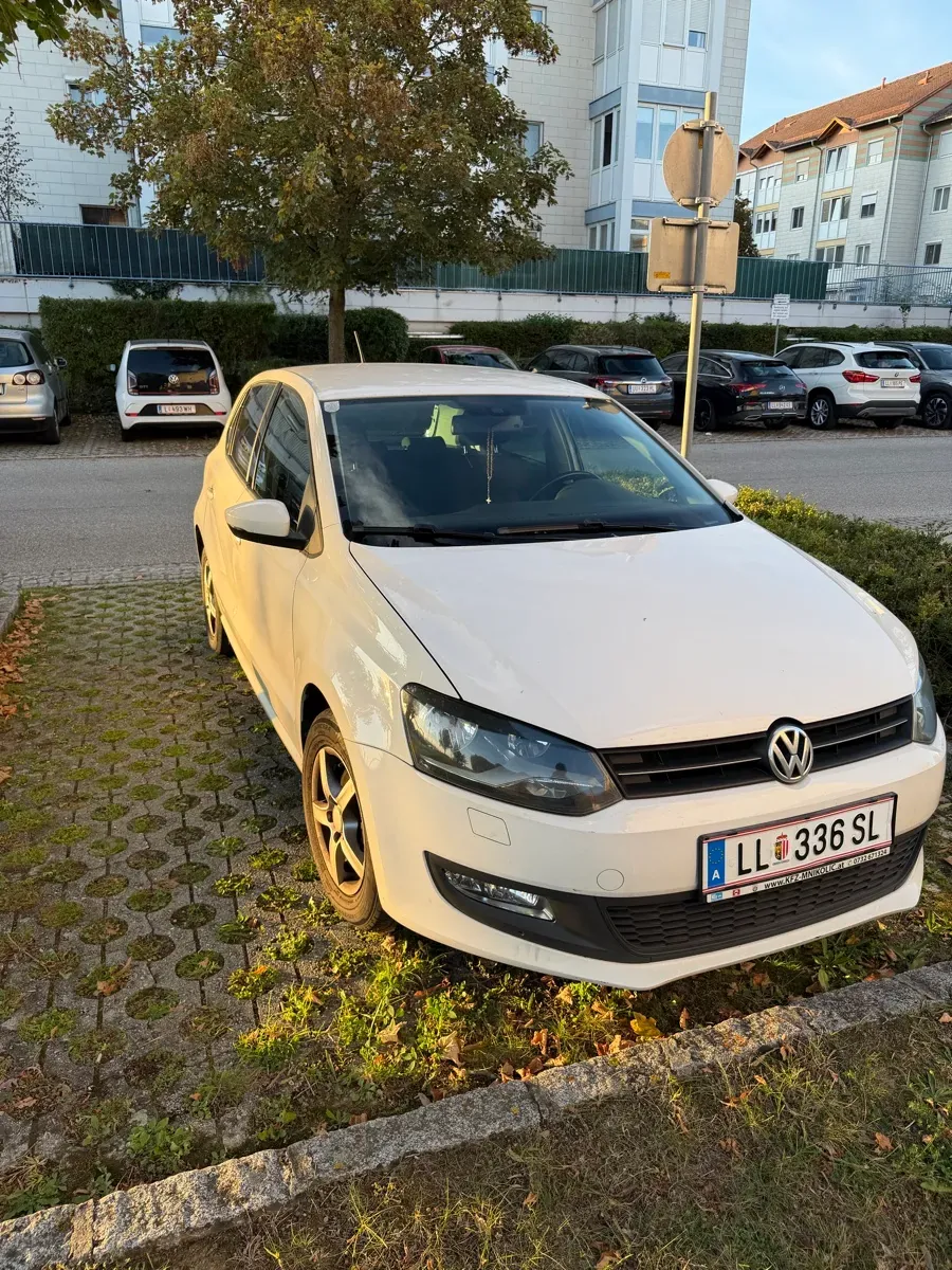 Volkswagen Polo 2011 photo 2