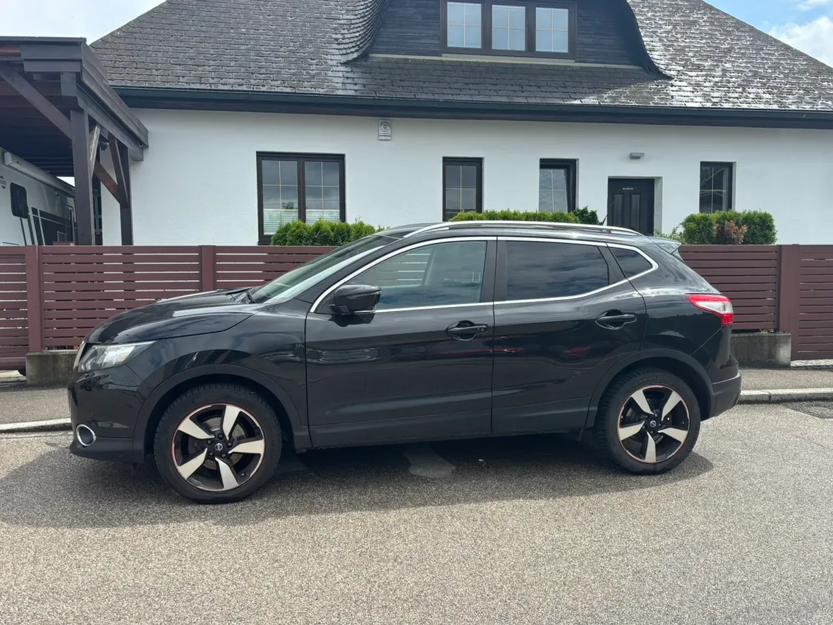 Nissan Qashqai 2015 photo 2