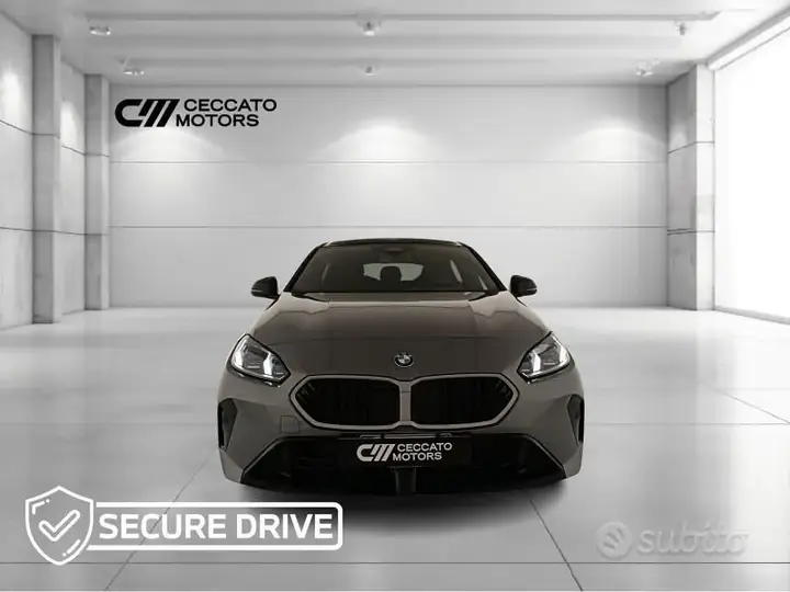 BMW 1 Series 2025 photo 2