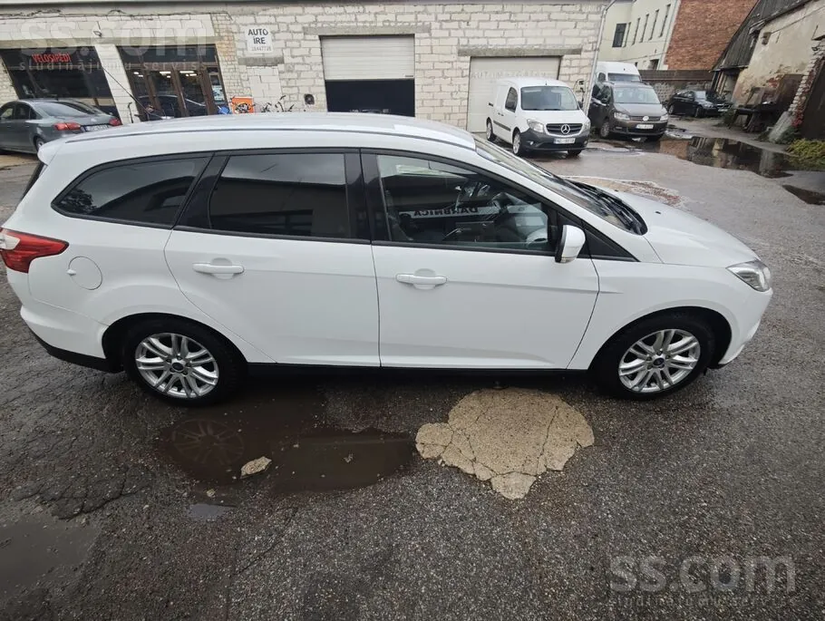 Ford Focus 2013 photo 4