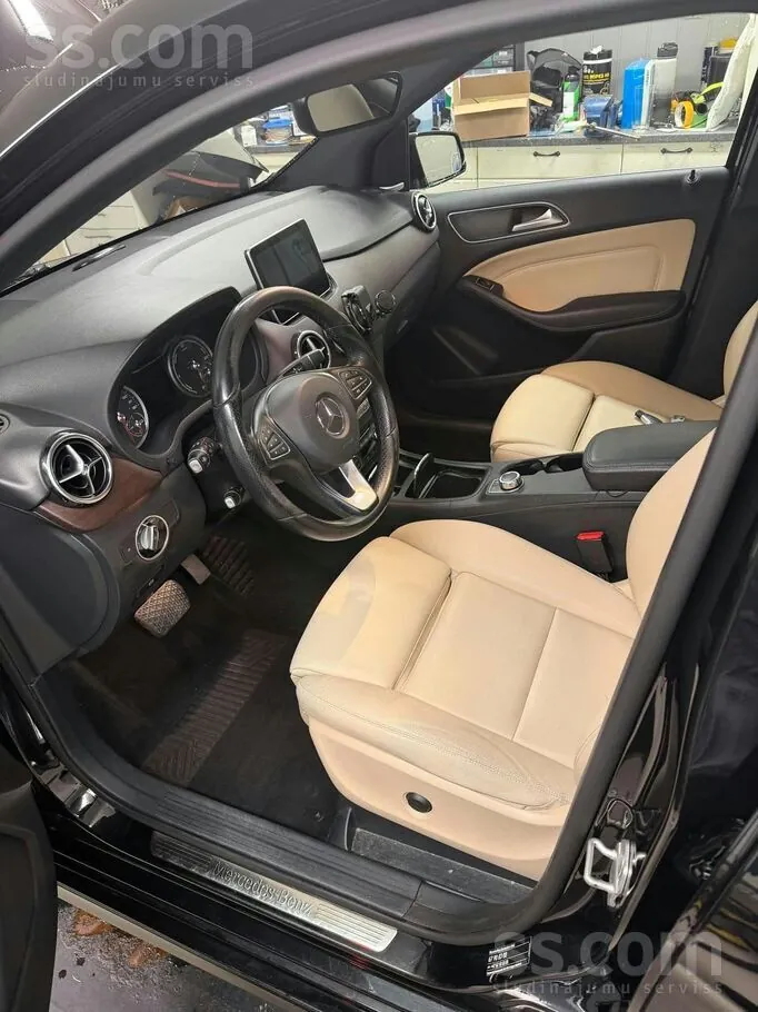 Mercedes-Benz B-Class 2015 photo 3
