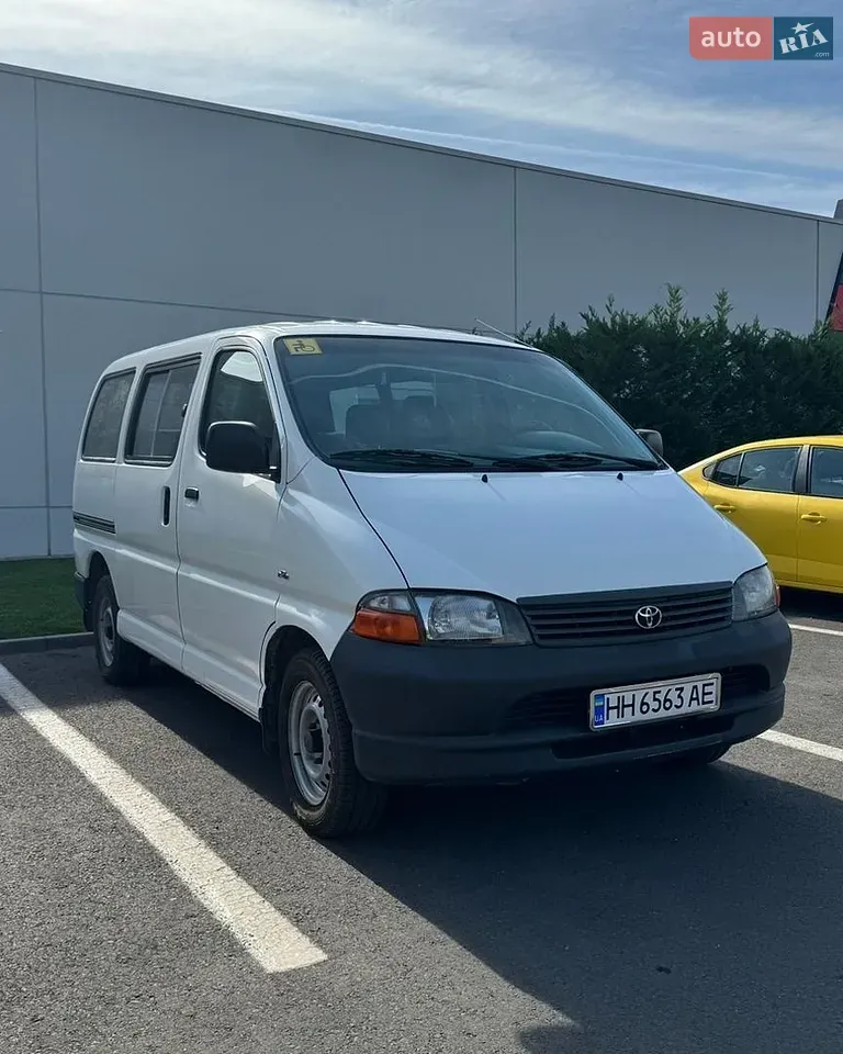 Toyota Hiace 2003 photo 4