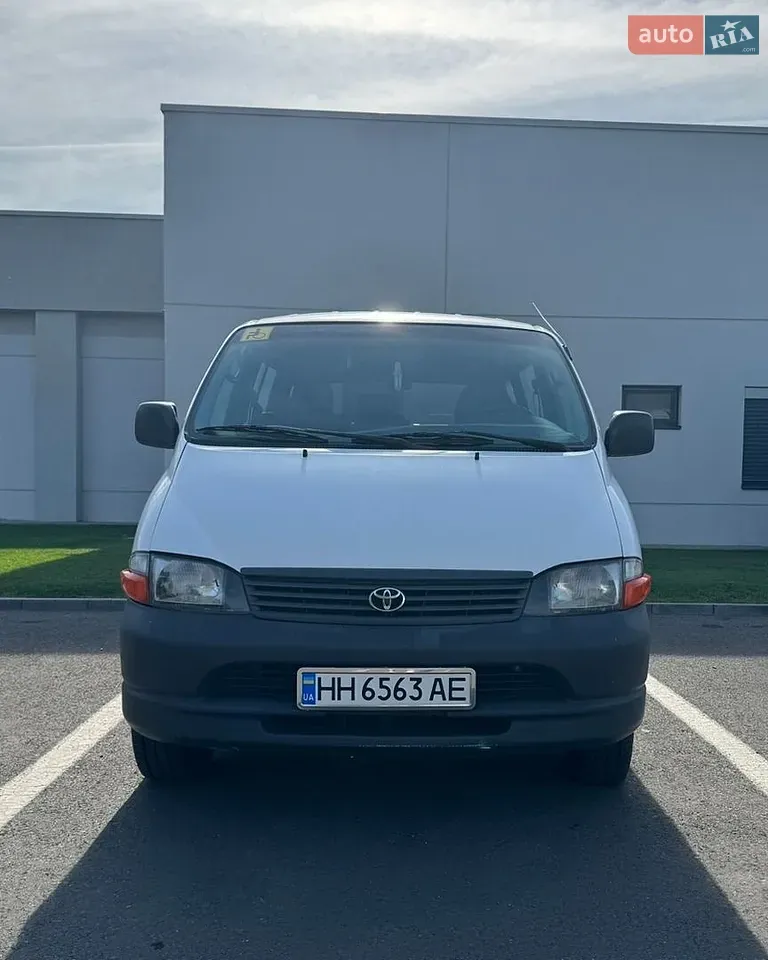 Toyota Hiace 2003 photo 3