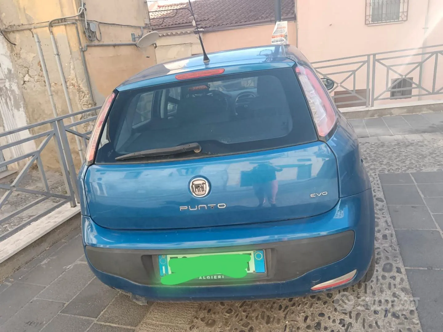 Fiat Grande Punto 2011 photo 2