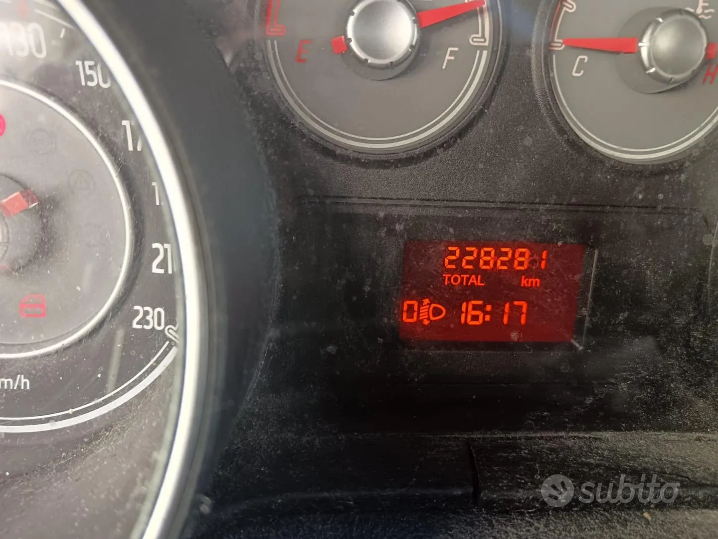 Fiat Grande Punto 2011 photo 5