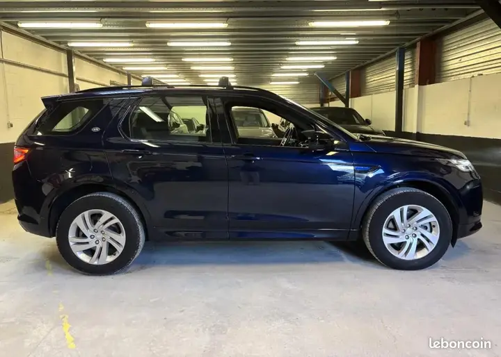 Land Rover Discovery Sport 2023 photo 2