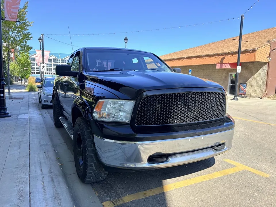 Dodge Ram 1500 2012 photo 2