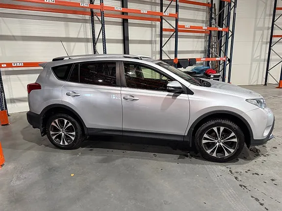 Toyota Rav4 2015 photo 3