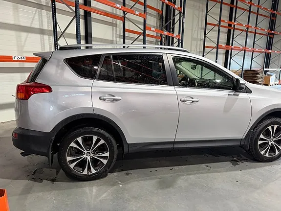 Toyota Rav4 2015 photo 4