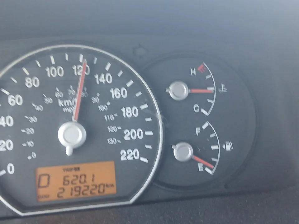 Kia Rondo 2010 photo 5