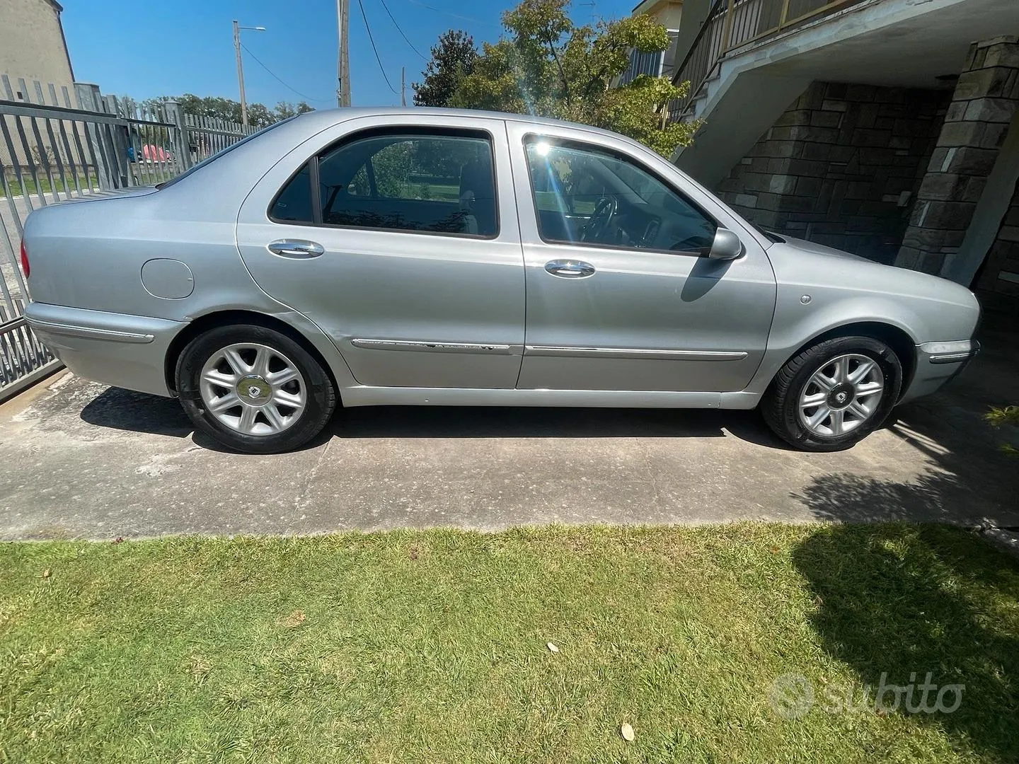Lancia Lybra 2003 photo 2