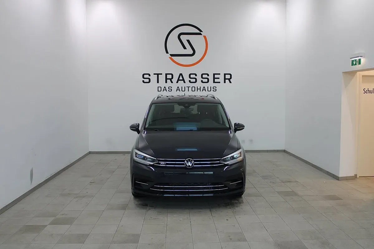 Volkswagen Touran 2025 photo 2