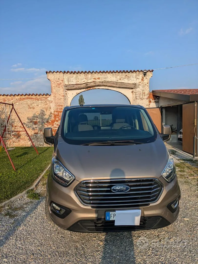 Ford Tourneo Custom 2018 photo 2