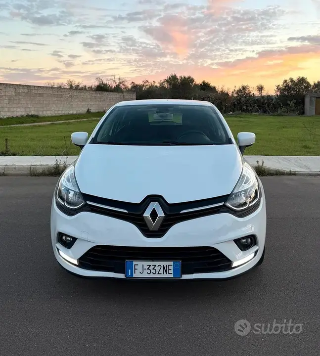 Renault Clio 2017 photo 2
