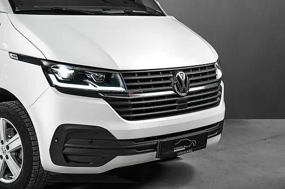Volkswagen Transporter 2024 photo 2