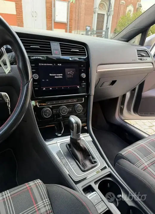 Volkswagen Golf 2019 photo 4