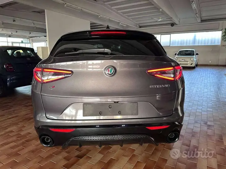 Alfa Romeo Stelvio 2025 photo 5