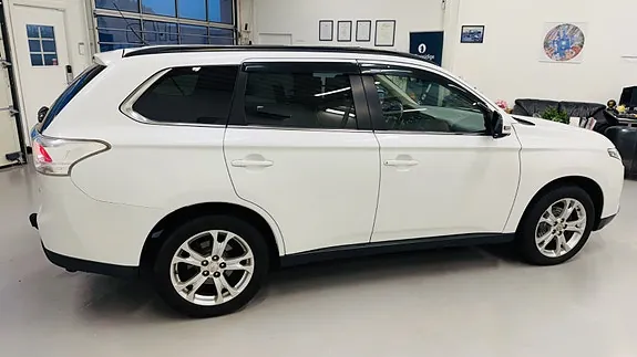 Mitsubishi Outlander 2013 photo 4
