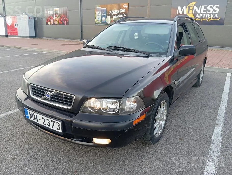 Volvo V40 2002 photo 2