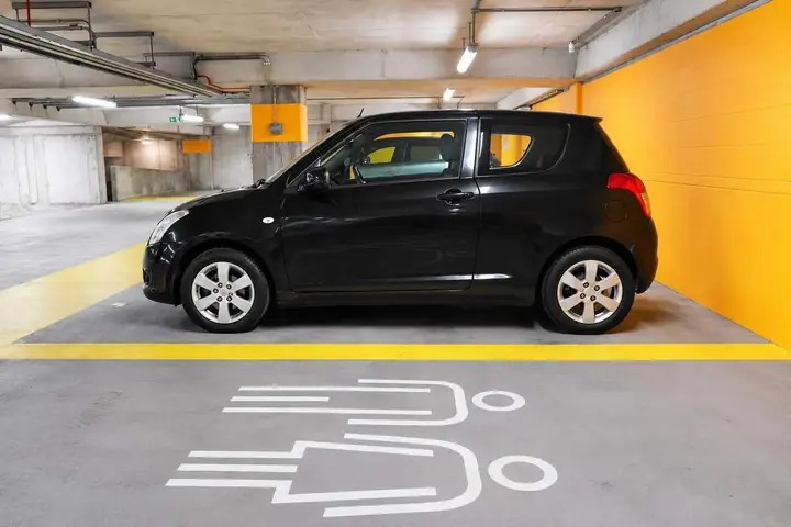 Suzuki Swift 2010 photo 5