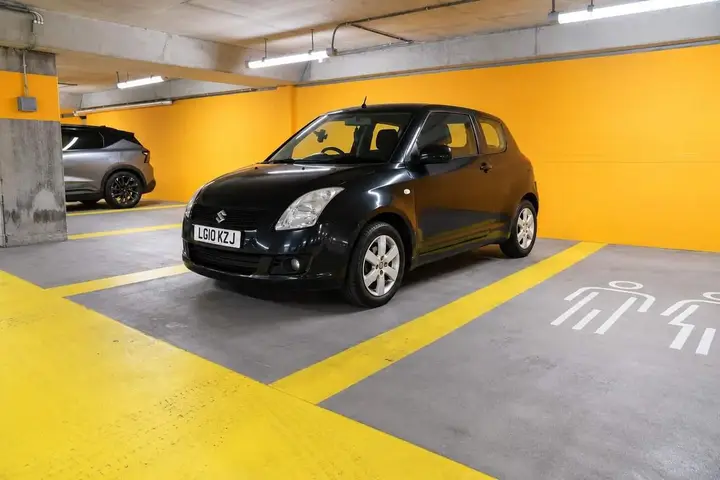 Suzuki Swift 2010 photo 3