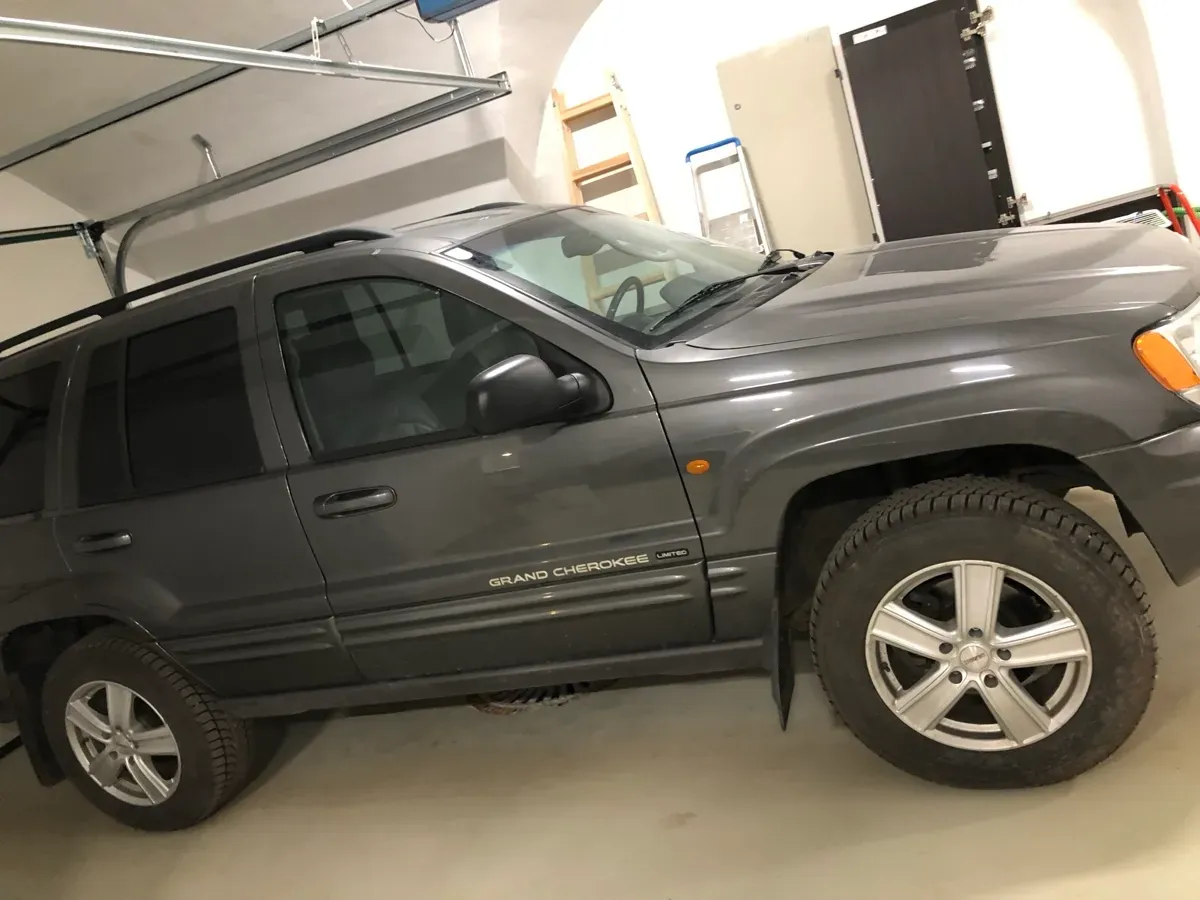 Jeep Grand Cherokee 2002 photo 2