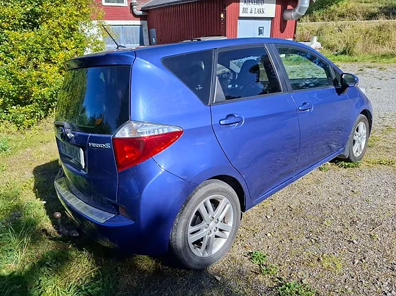 Toyota Verso-S 2012 photo 5