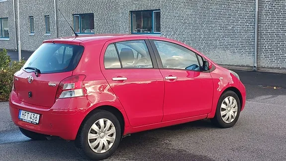 Toyota Yaris 2010 photo 5