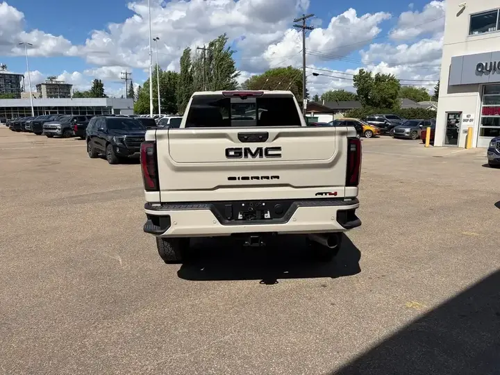 GMC Sierra 3500Hd 2026 photo 4