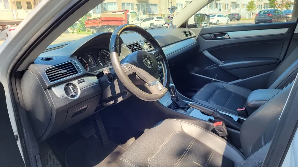 Volkswagen Passat 2013 photo 3